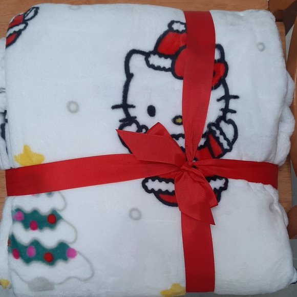 Twin Hello Kitty Christmas Blanket, 60in x 90in - Picture 3 of 3